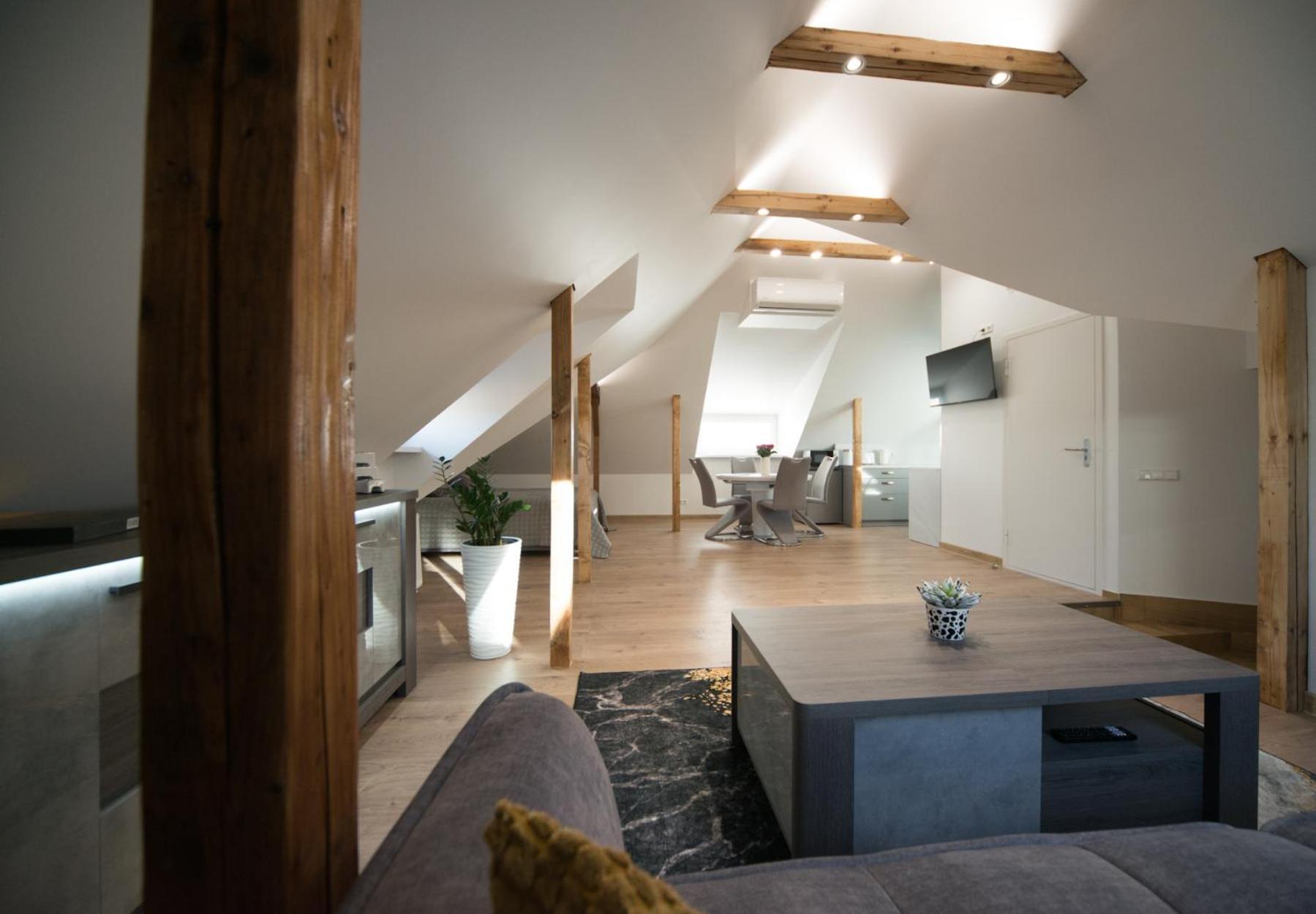 Petro Delux Apartments カウナス エクステリア 写真